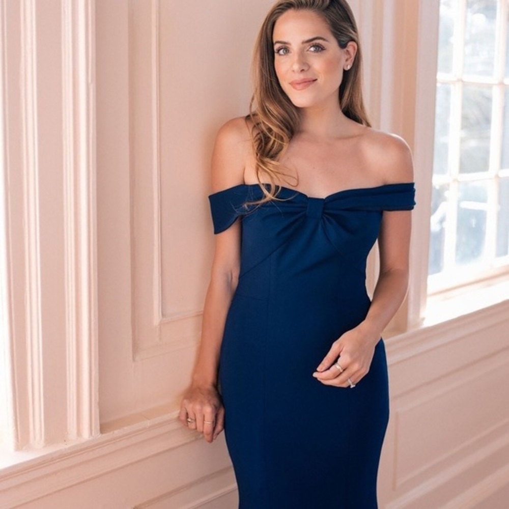 Gal Meets Glam Tyler Off-the-Shoulder Scuba Crepe Dress Strapless Dress